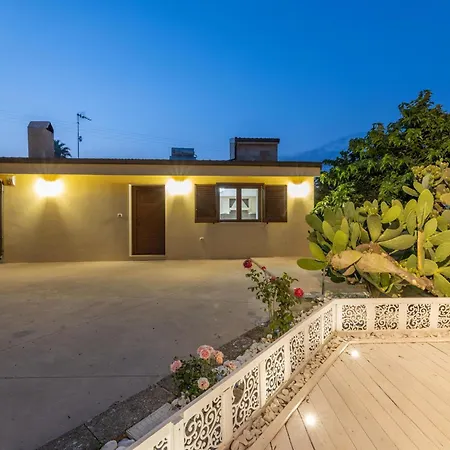 Desideria Villa *